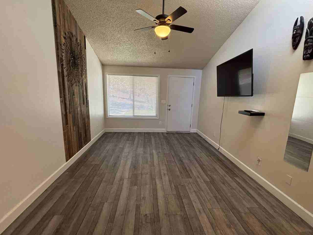 1700 Ne Wells Acres Rd - Photo 5 of 9