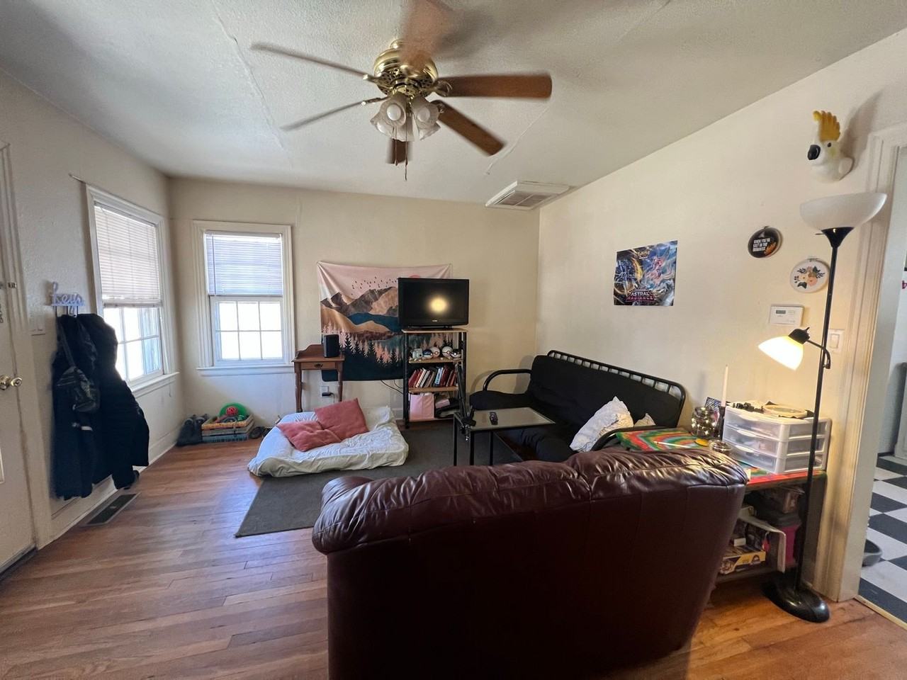 405 N Duncan St - Photo 2 of 11