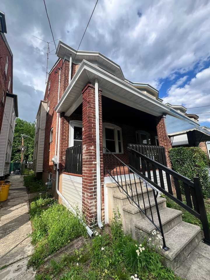 142 Boudinot St - Photo 2 of 16