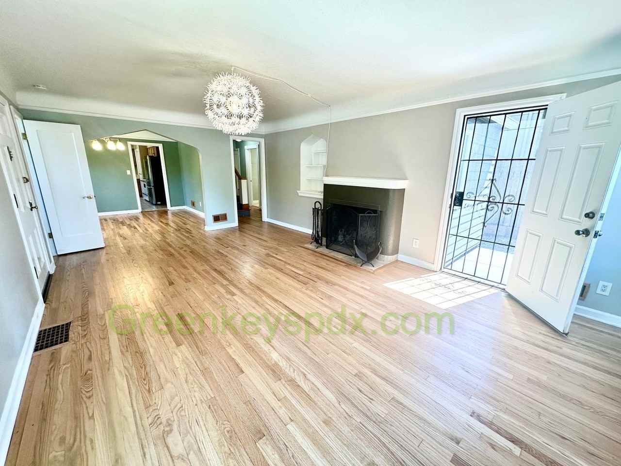 7212 Ne Tillamook St - Photo 3 of 39