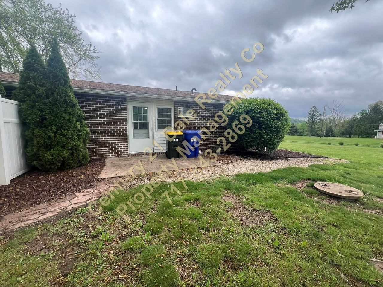 911 Bowers Bridge Rd - Photo 2 of 14