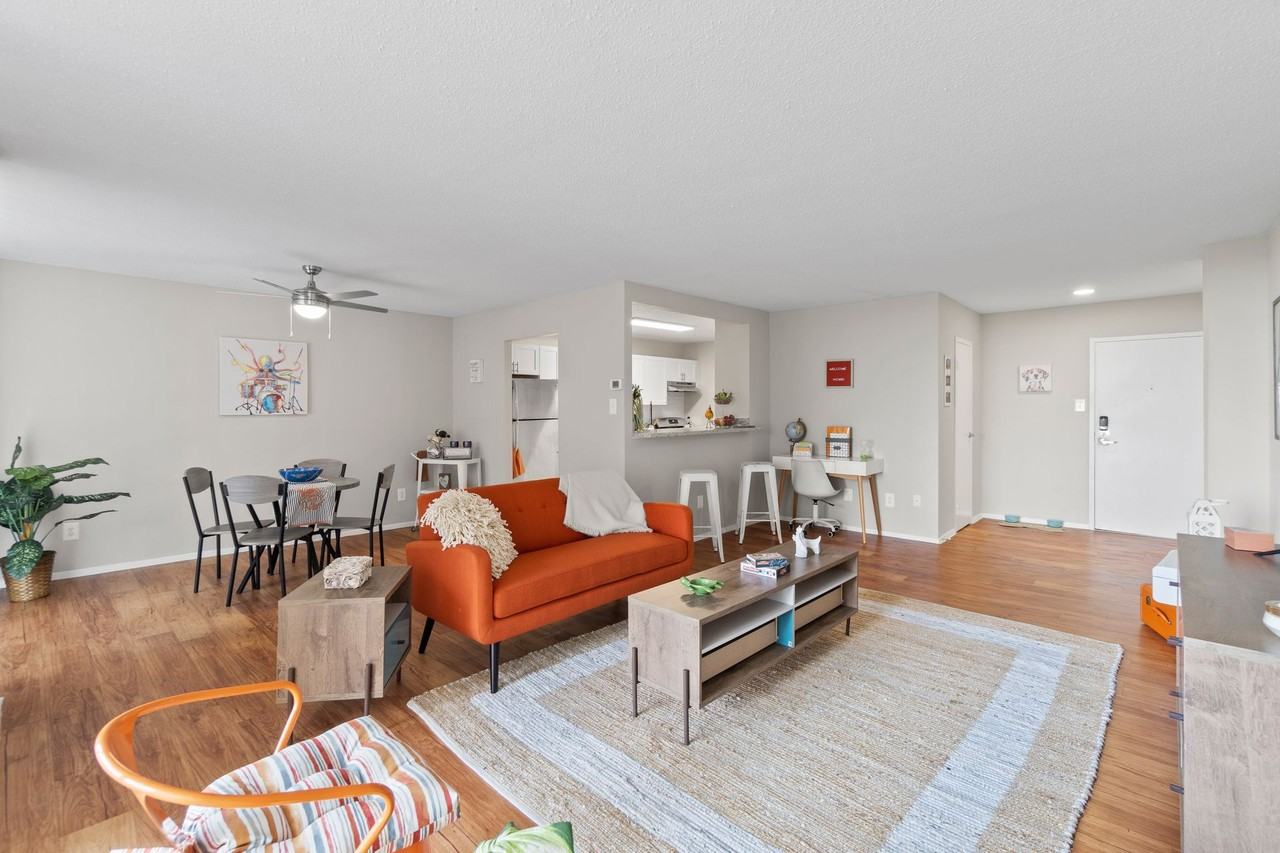 Westchester Tower Apartments - Photo 3 of 36