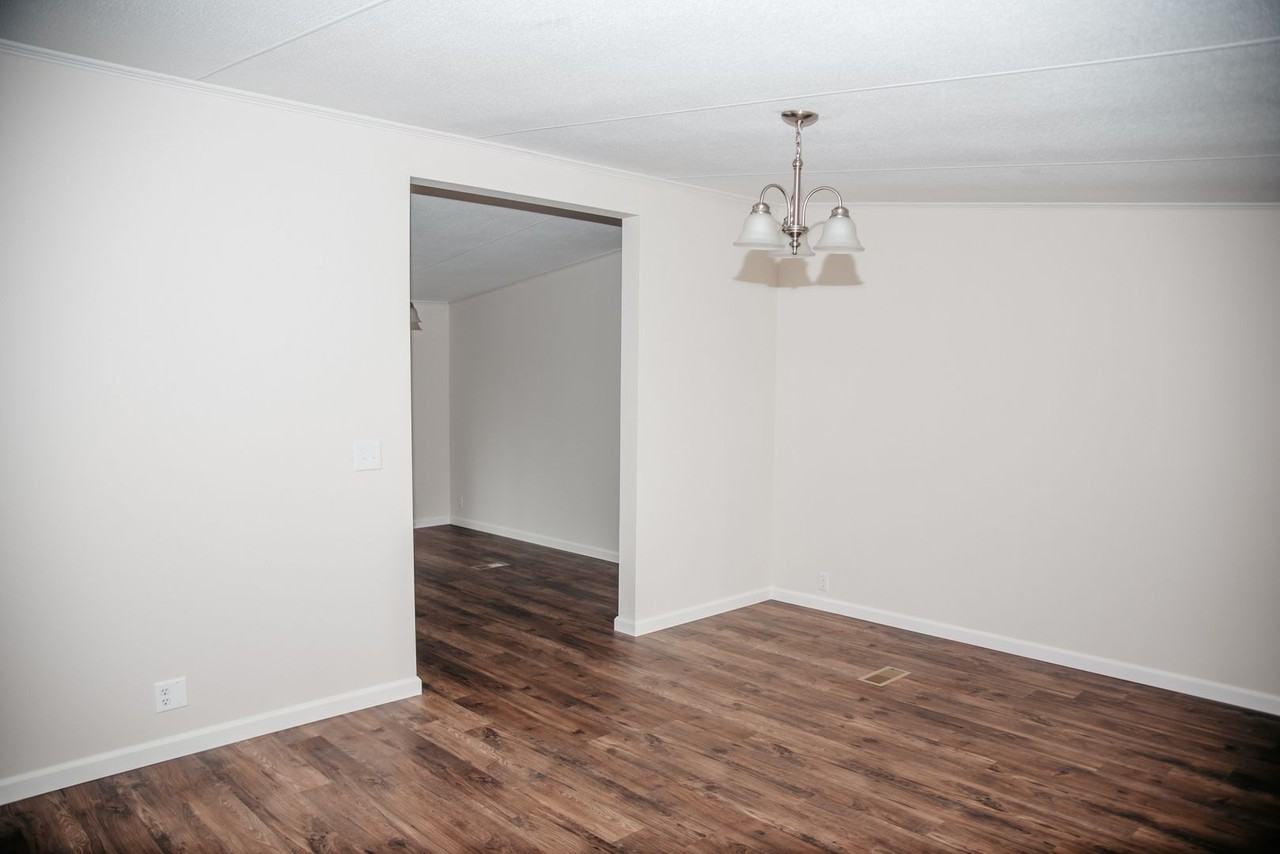 1231 Amosite Rd - Photo 3 of 33