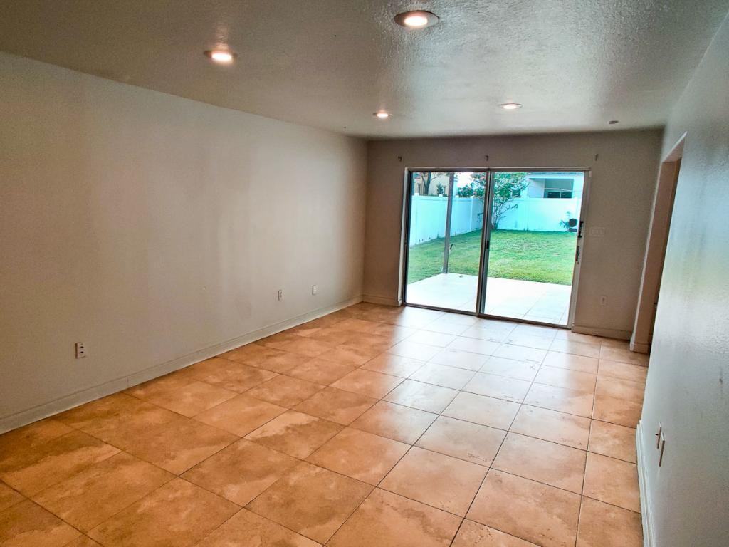 920 Aragon Ave - Photo 4 of 24