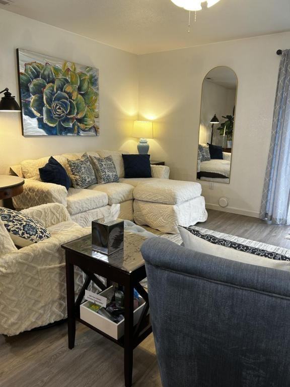 563 Primrose Dr - Photo 2 of 50