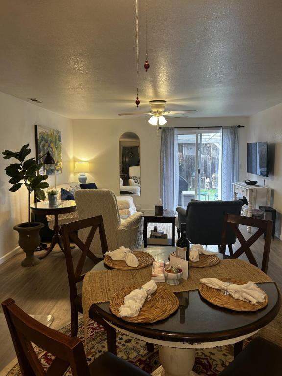 563 Primrose Dr - Photo 5 of 50