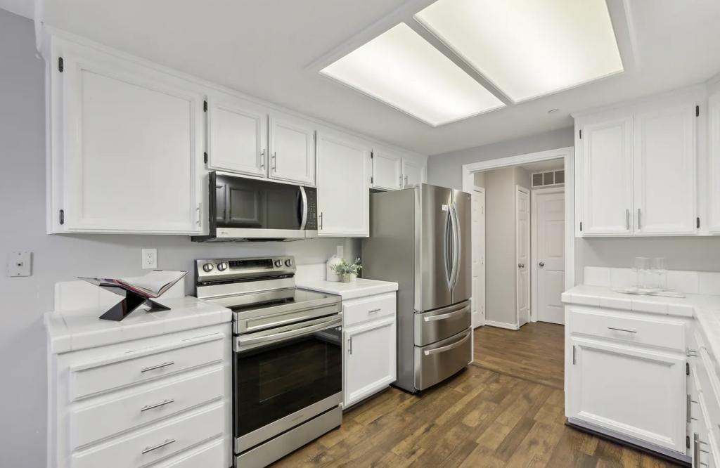22530 3rd St - Photo 5 of 13