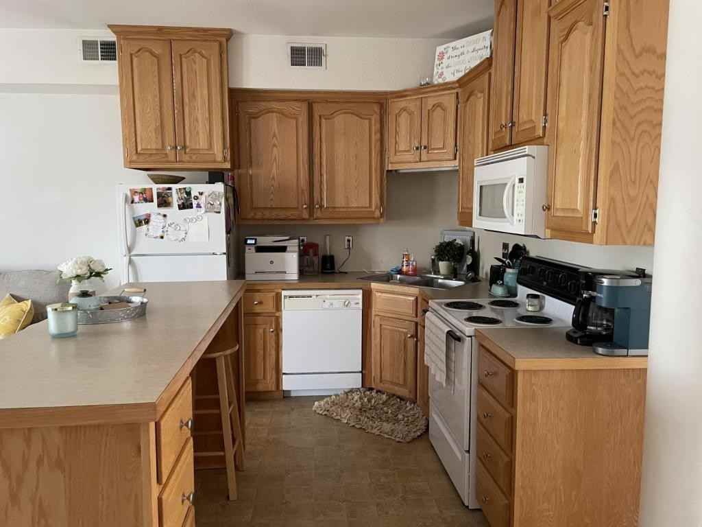 706 Canterbury Dr - Photo 4 of 9