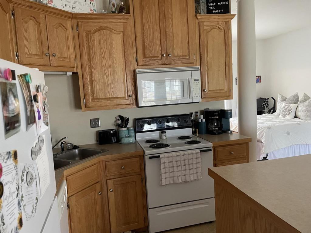 706 Canterbury Dr - Photo 5 of 9