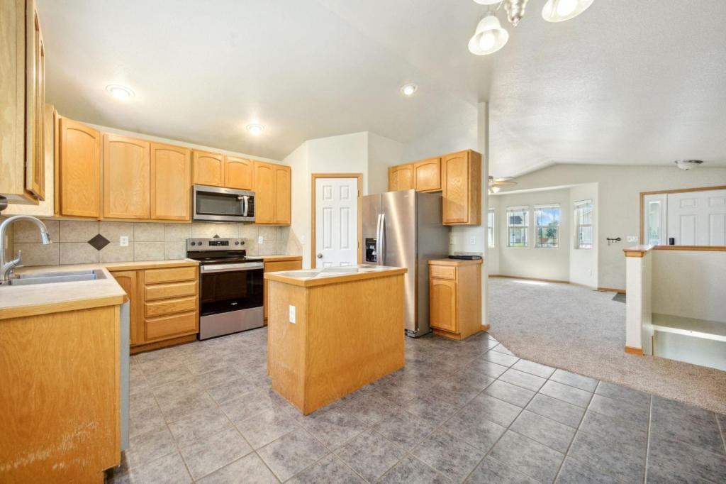 2267 Steamboat Springs St - Photo 3 of 17