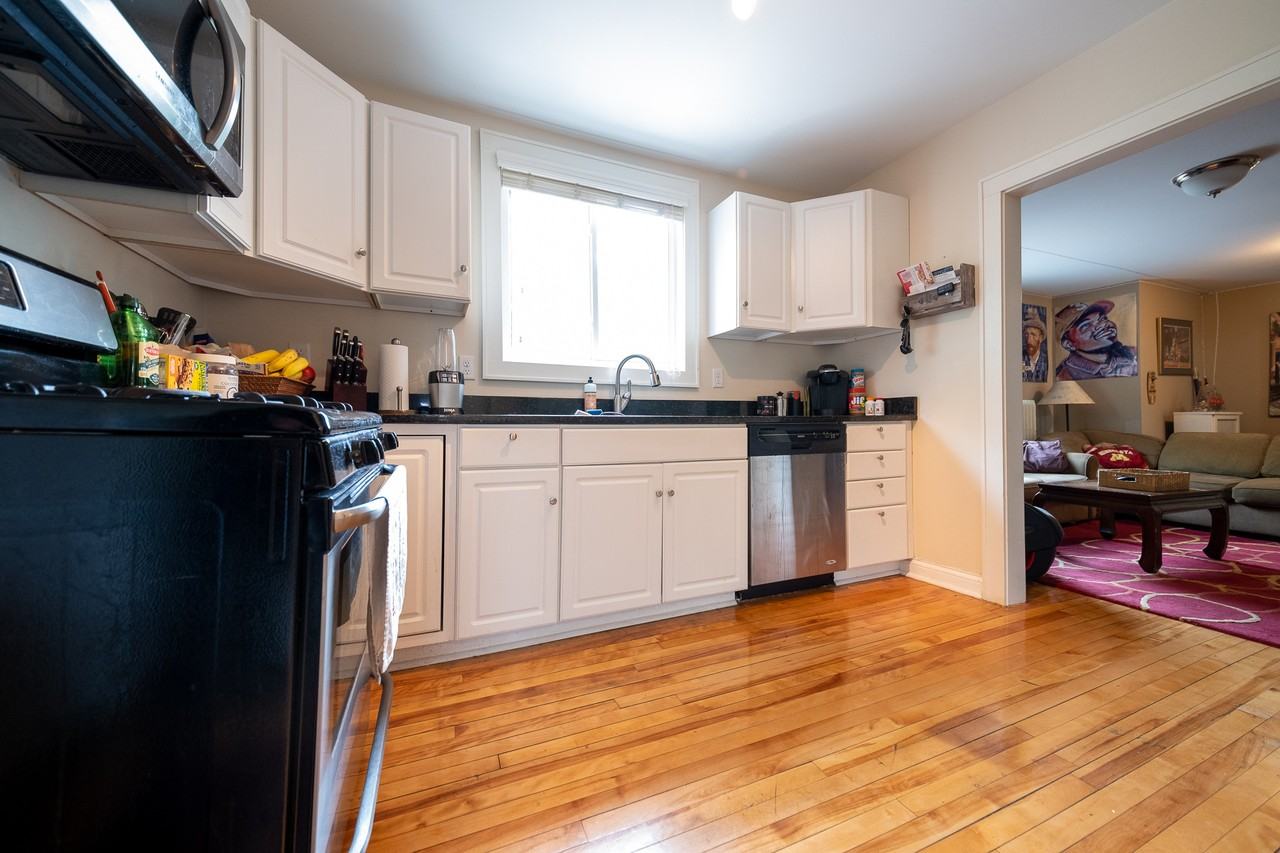 3200 Aldrich Ave S #2 - Photo 5 of 28