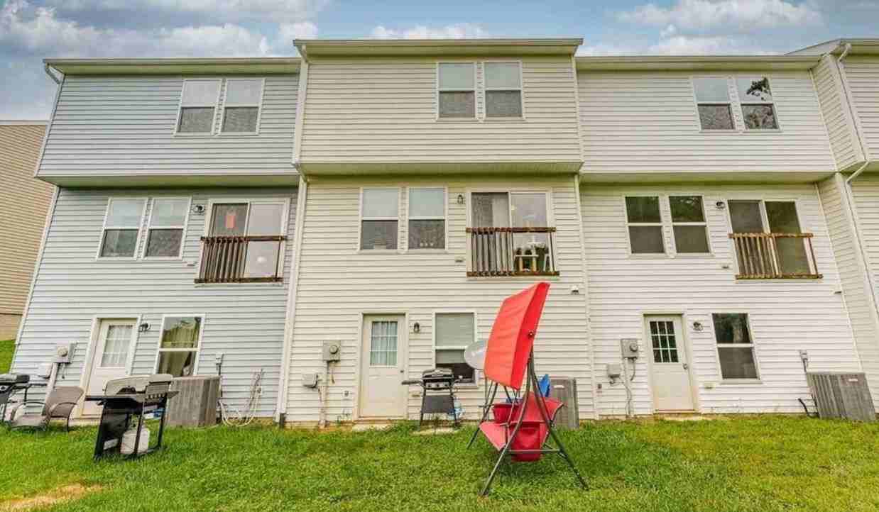 108 Auburn Dr #1 - Photo 2 of 22