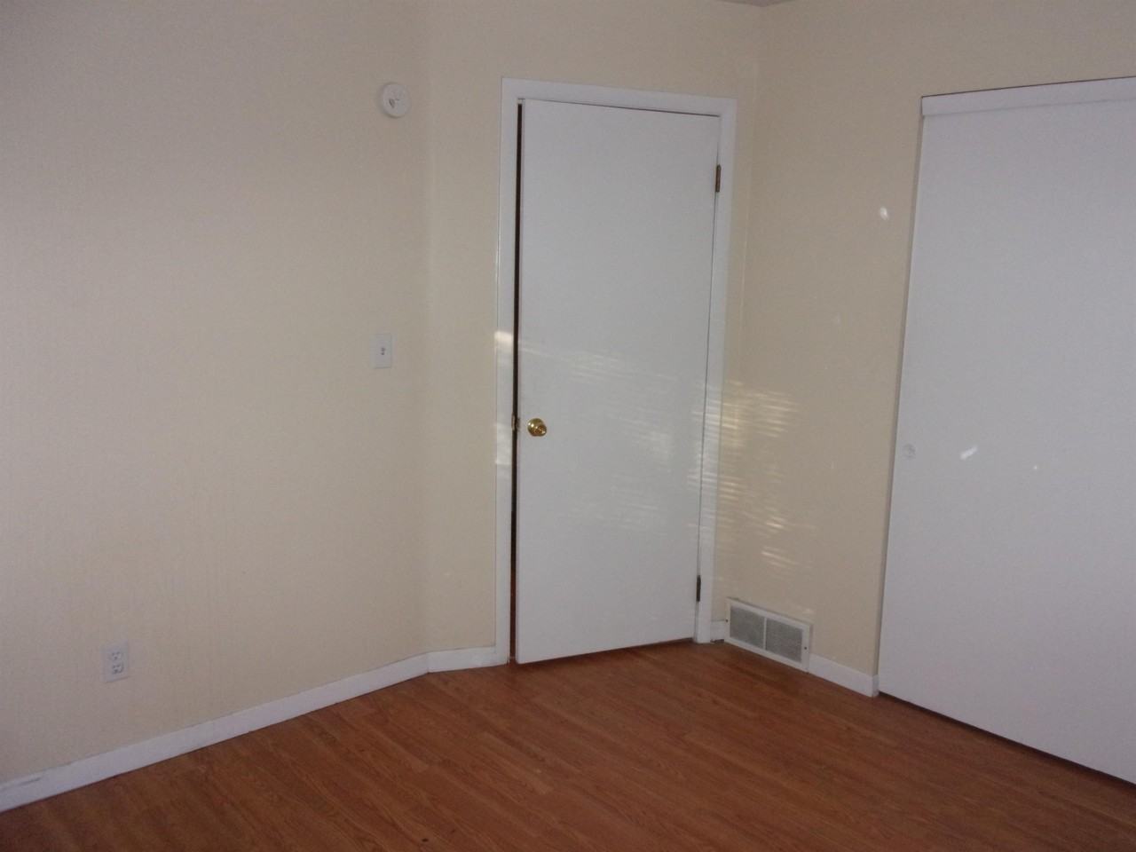 471 Brentwood Ave #B471 - Photo 7 of 9