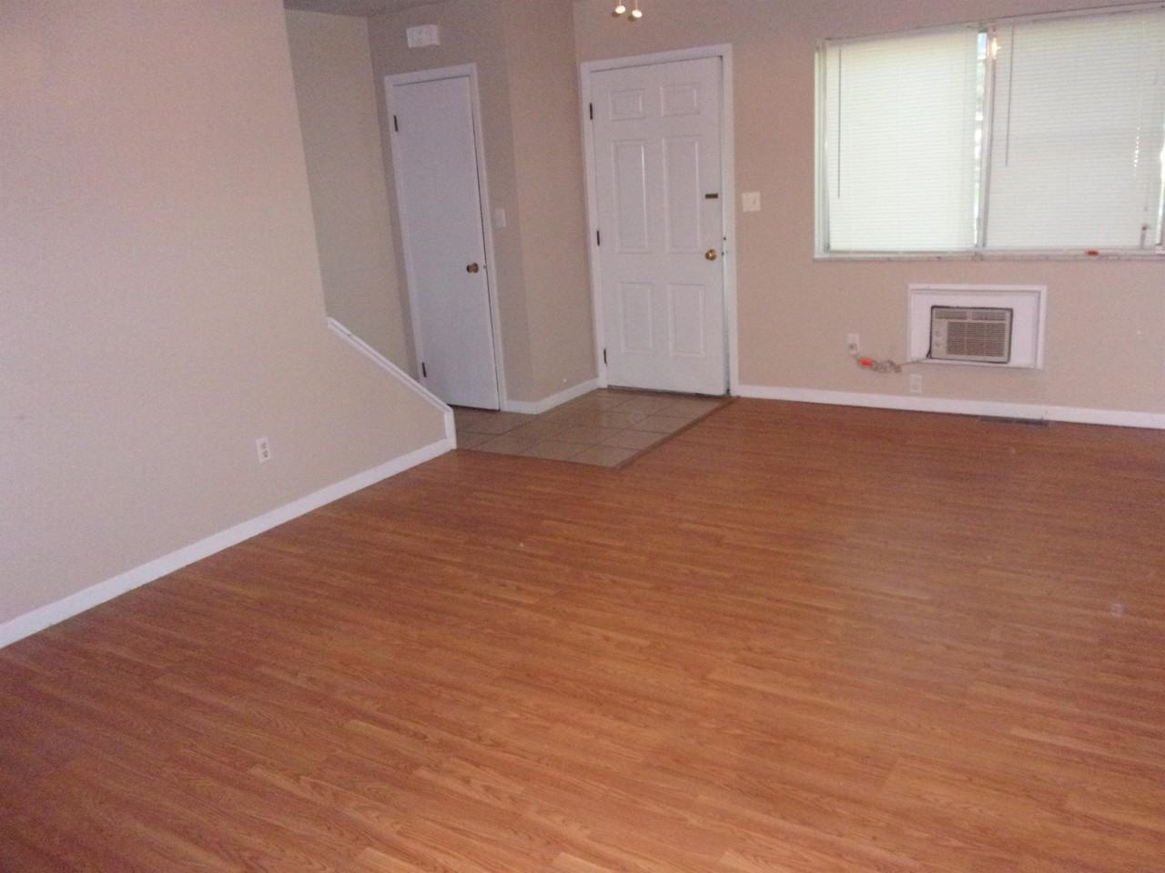 471 Brentwood Ave #B471 - Photo 2 of 9