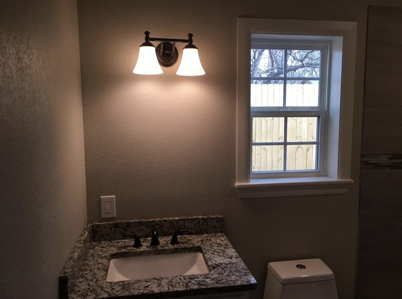 916 North Austin Street #102 - Photo 2 of 15