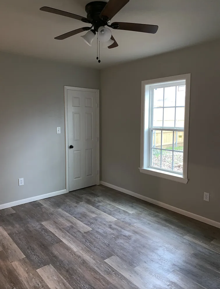 916 North Austin Street #102 - Photo 5 of 15