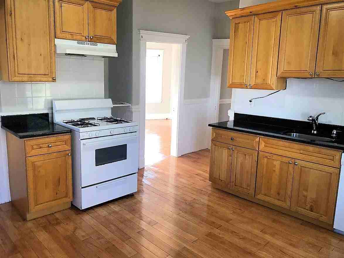 19 Arden St #2 - Photo 4 of 9