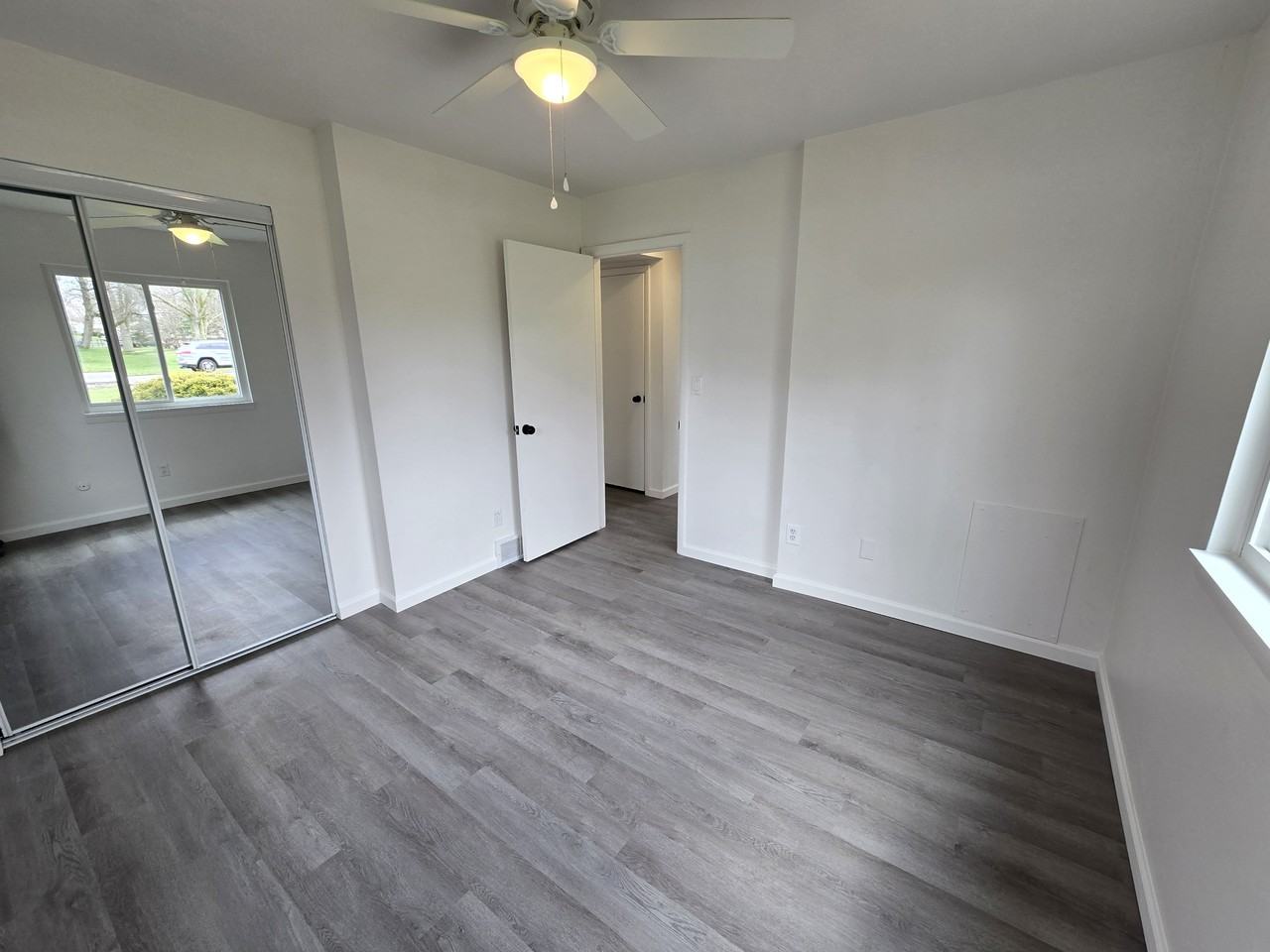 4709 Fishcreek Rd #2 - Photo 4 of 21