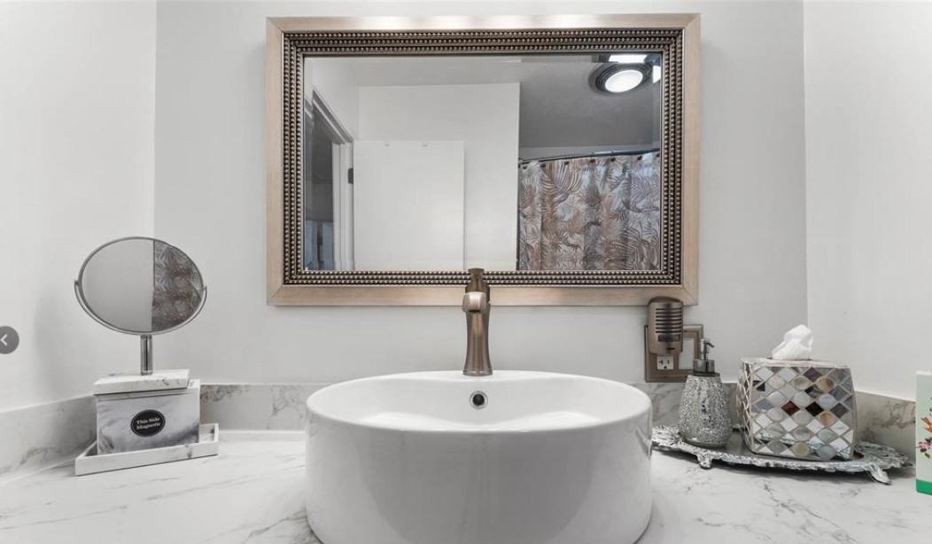 319 Greenville Hwy #402 - Photo 3 of 18