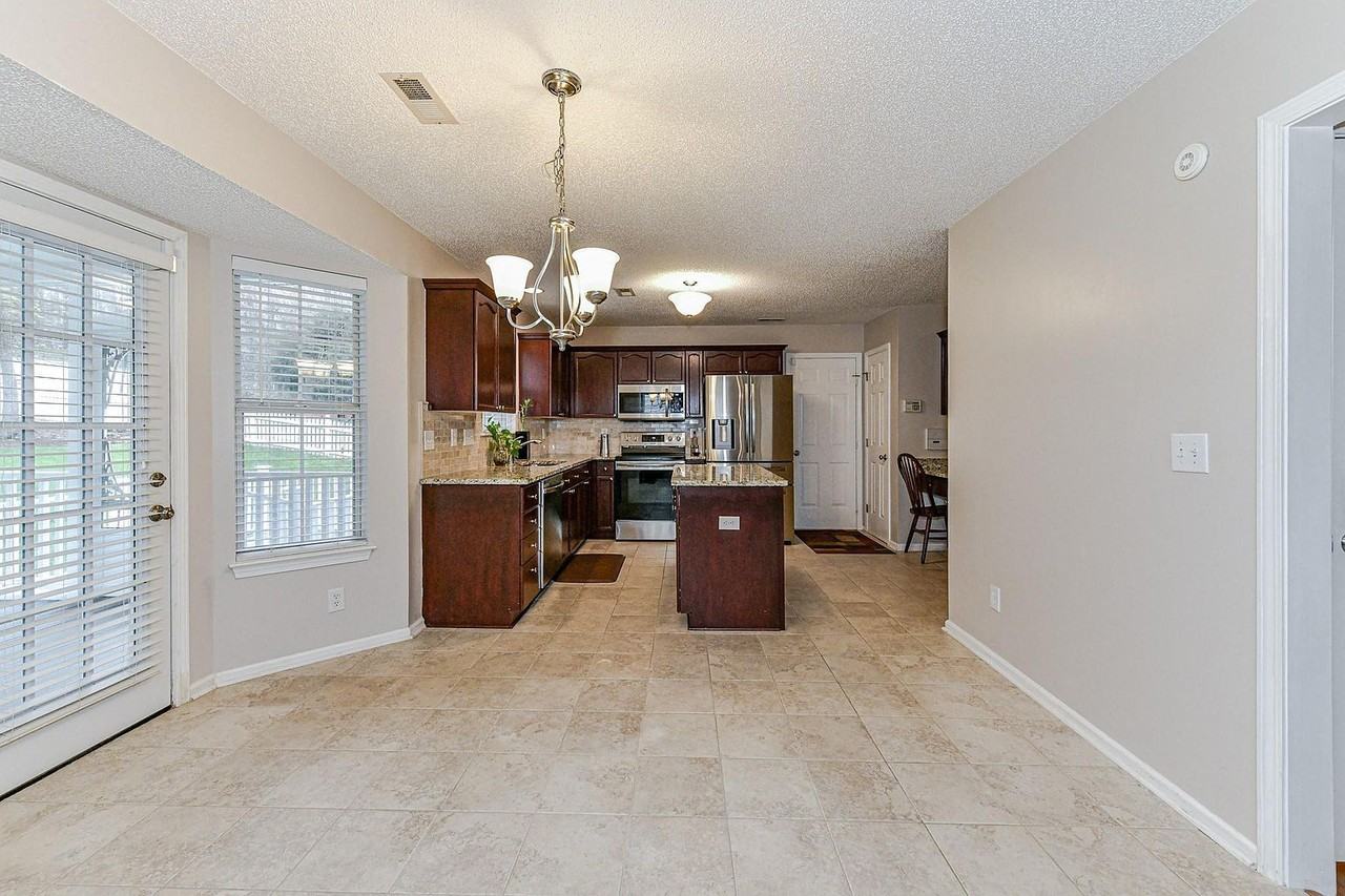 1411 Deer Spring Ct #1 - Photo 5 of 50