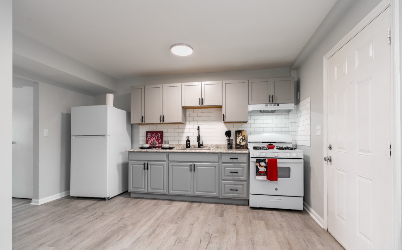 Carpenter Apartments - Photo 4 of 44