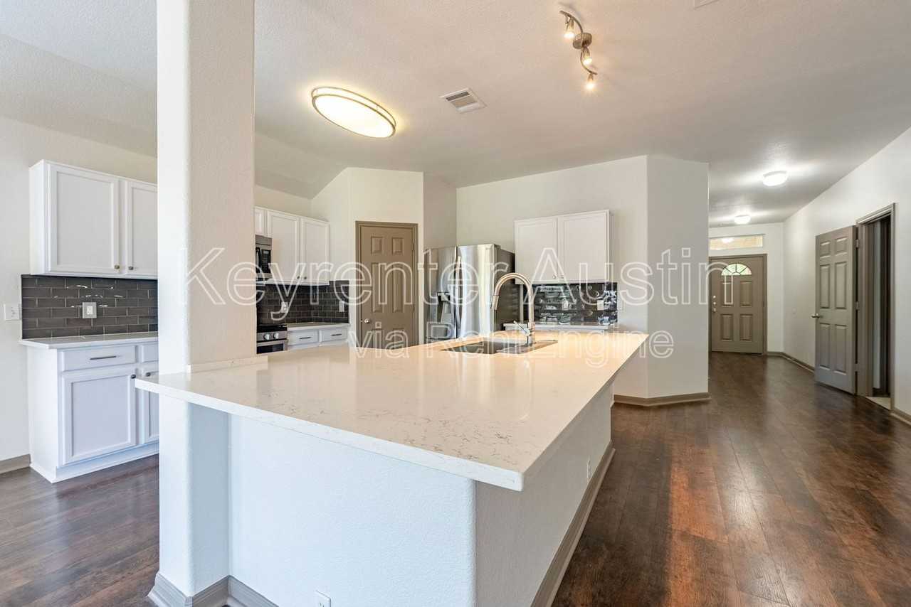 605 Arrowood Pl - Photo 3 of 21