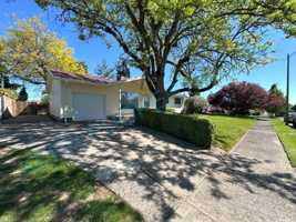 featured image of 12407 Ne Knott St
