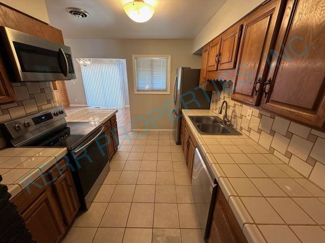 12407 Ne Knott St - Photo 6 of 27
