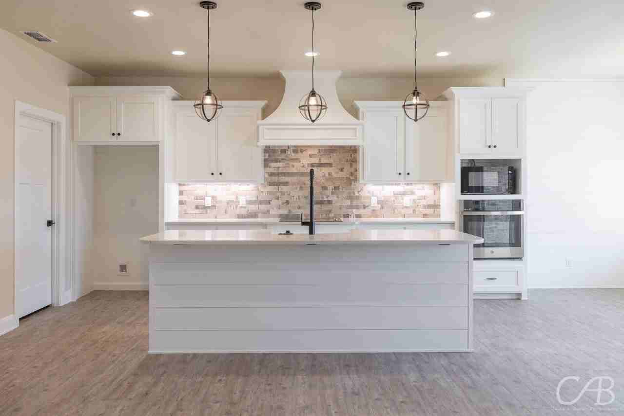 6566 Stadium Dr - Photo 2 of 24