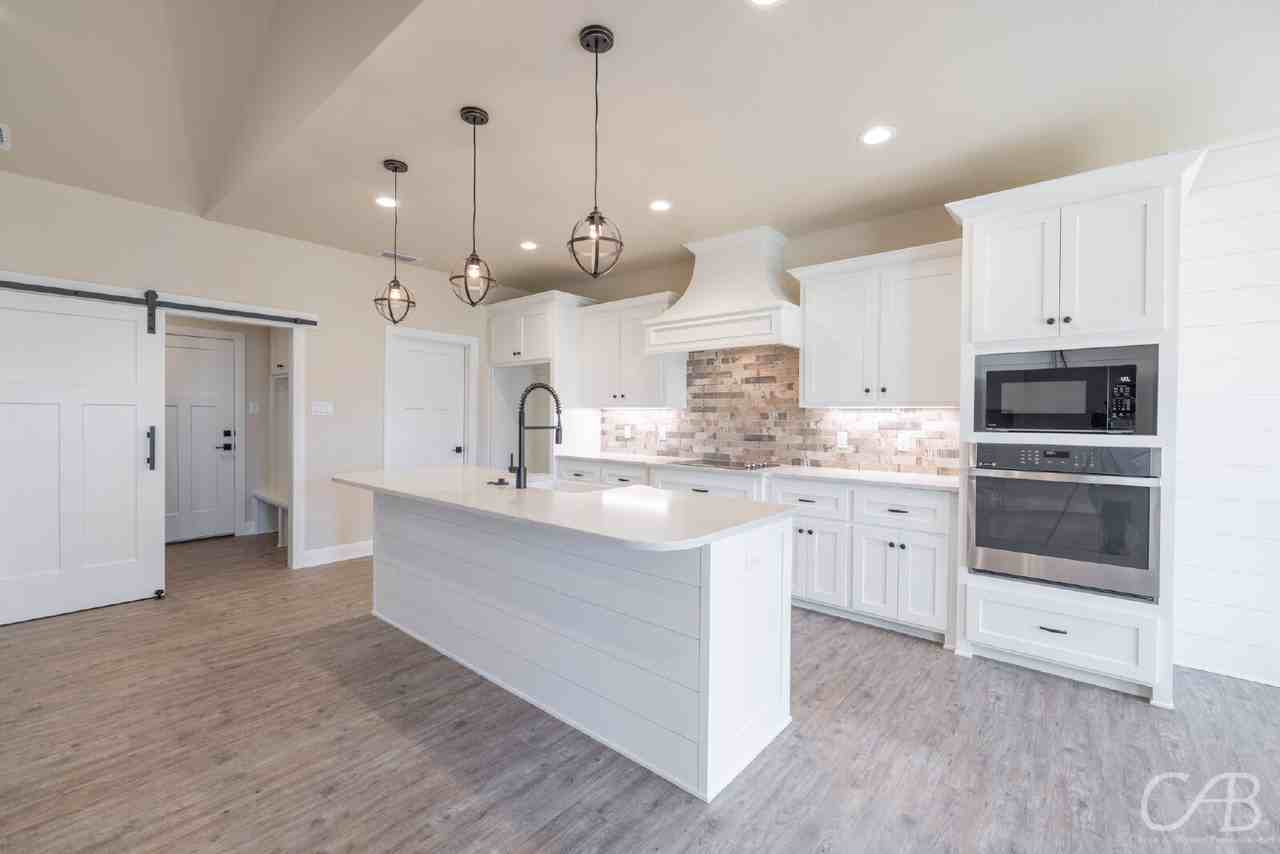 6566 Stadium Dr - Photo 3 of 24