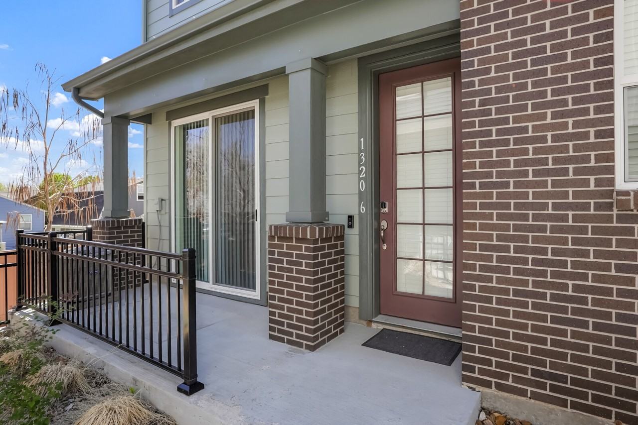 1320 Hoyt St #6 - Photo 3 of 25