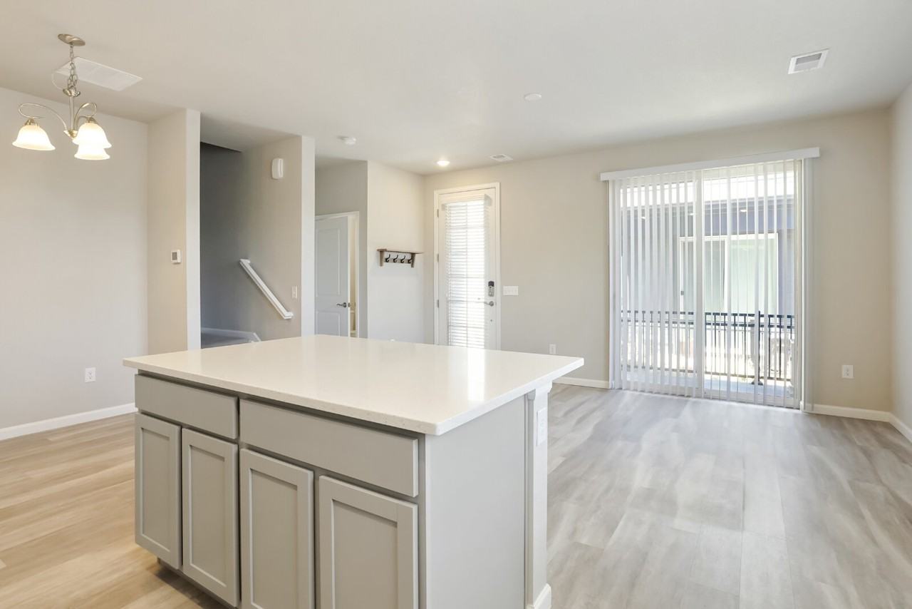 1320 Hoyt St #6 - Photo 7 of 25