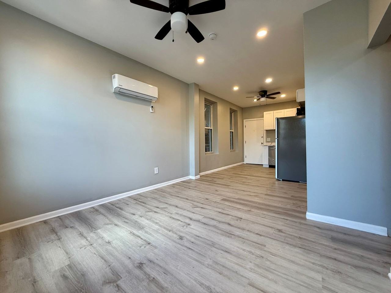 3221 S May - Photo 5 of 36