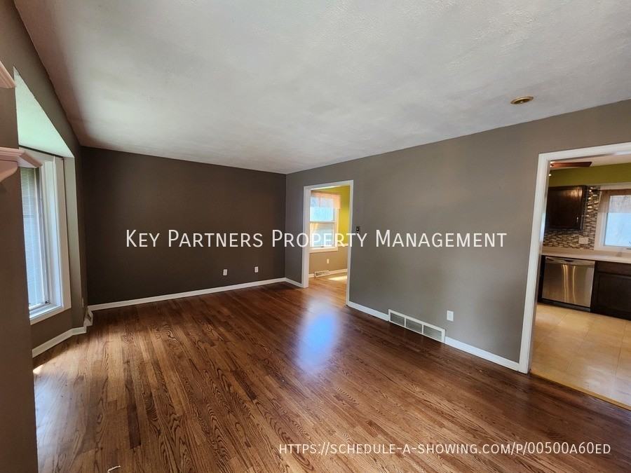 10710 W 91st Ter - Photo 2 of 19