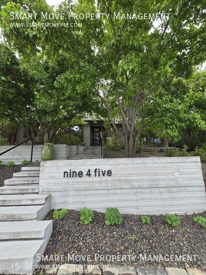 945 E Hearthstone Dr - Photo 2 of 50