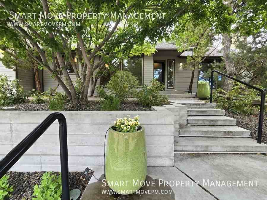 945 E Hearthstone Dr - Photo 3 of 50