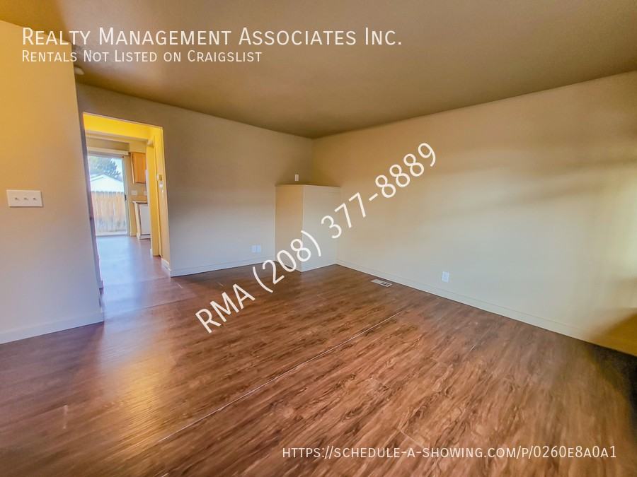 4812 W Richardson St #10 - Photo 3 of 13