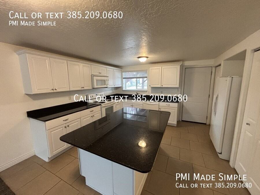 1100 W 675 N - Photo 3 of 28