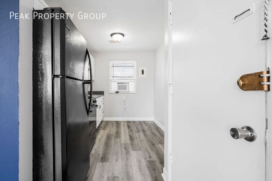 474 Elsmere St #D - Photo 5 of 14