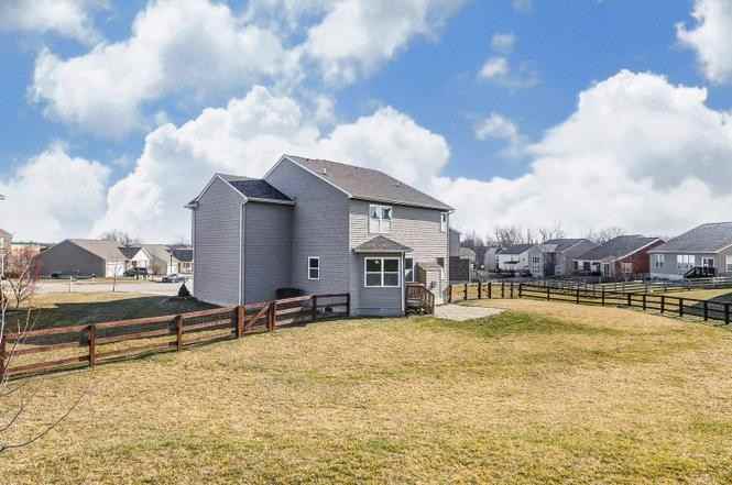 6995 Hearthwood Dr #NA - Photo 3 of 28