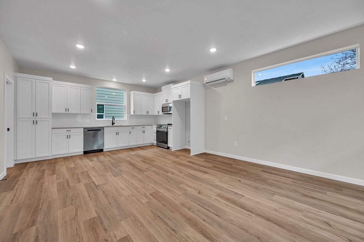 2764 N Crater Ln - Photo 3 of 32