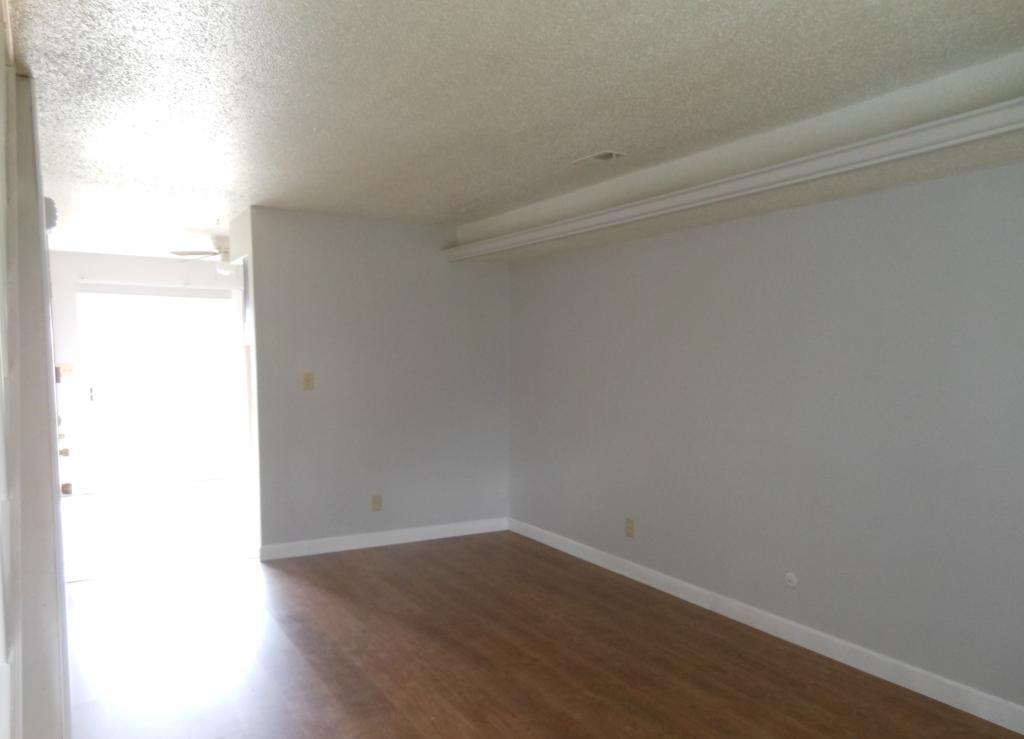 1139 N Park Ave #NA - Photo 3 of 10