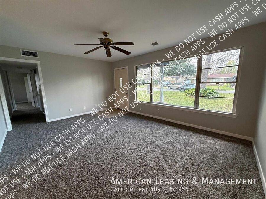 237 Berkshire Ln - Photo 2 of 5