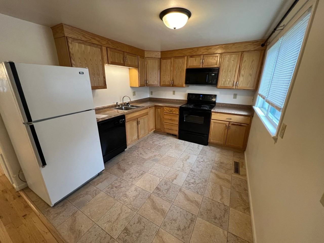 214 N 2nd St W - Photo 3 of 50