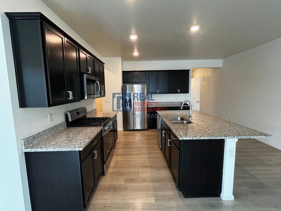 10189 Cedar St - Photo 2 of 26