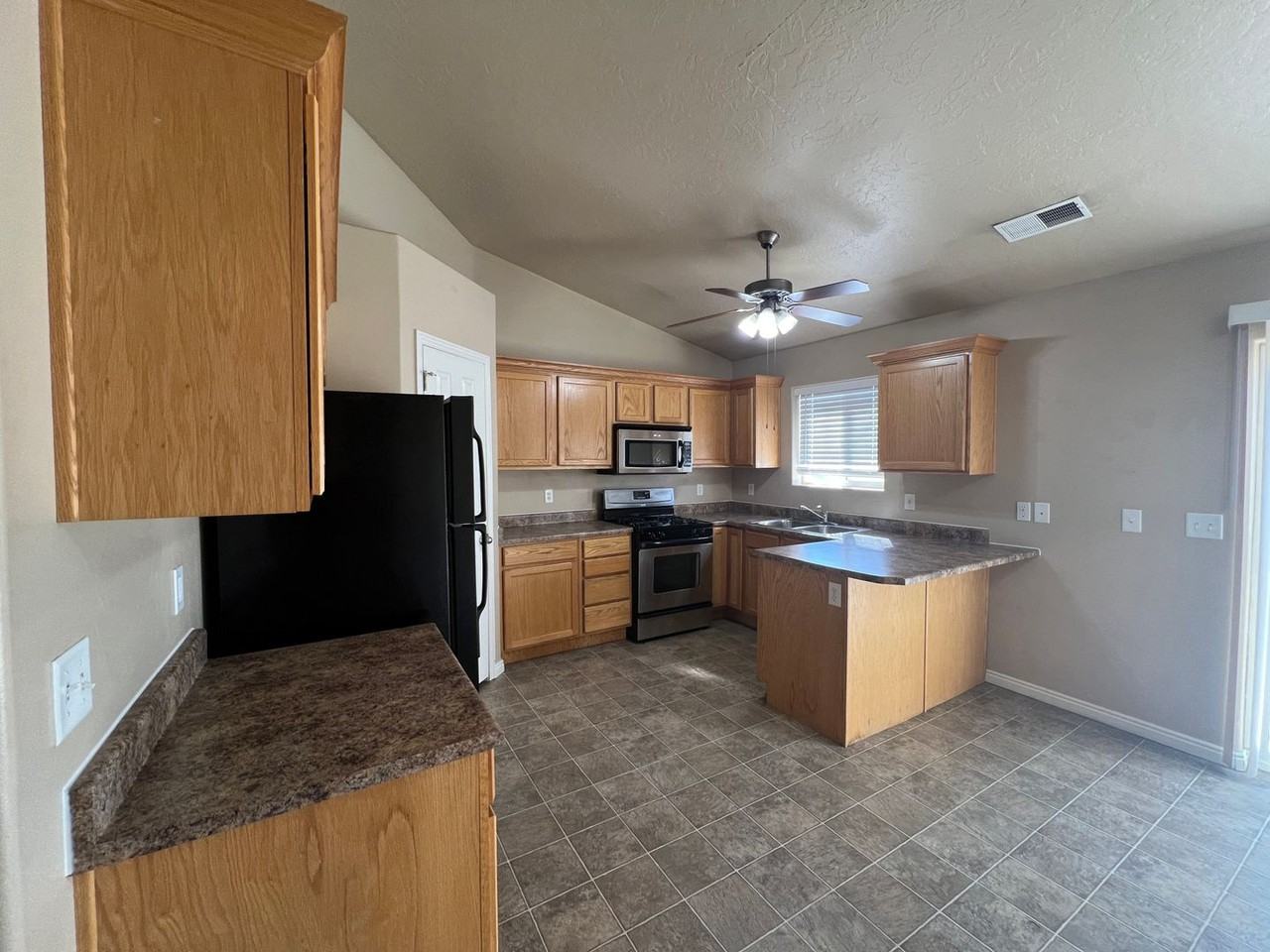 417 W 2075 N - Photo 5 of 20