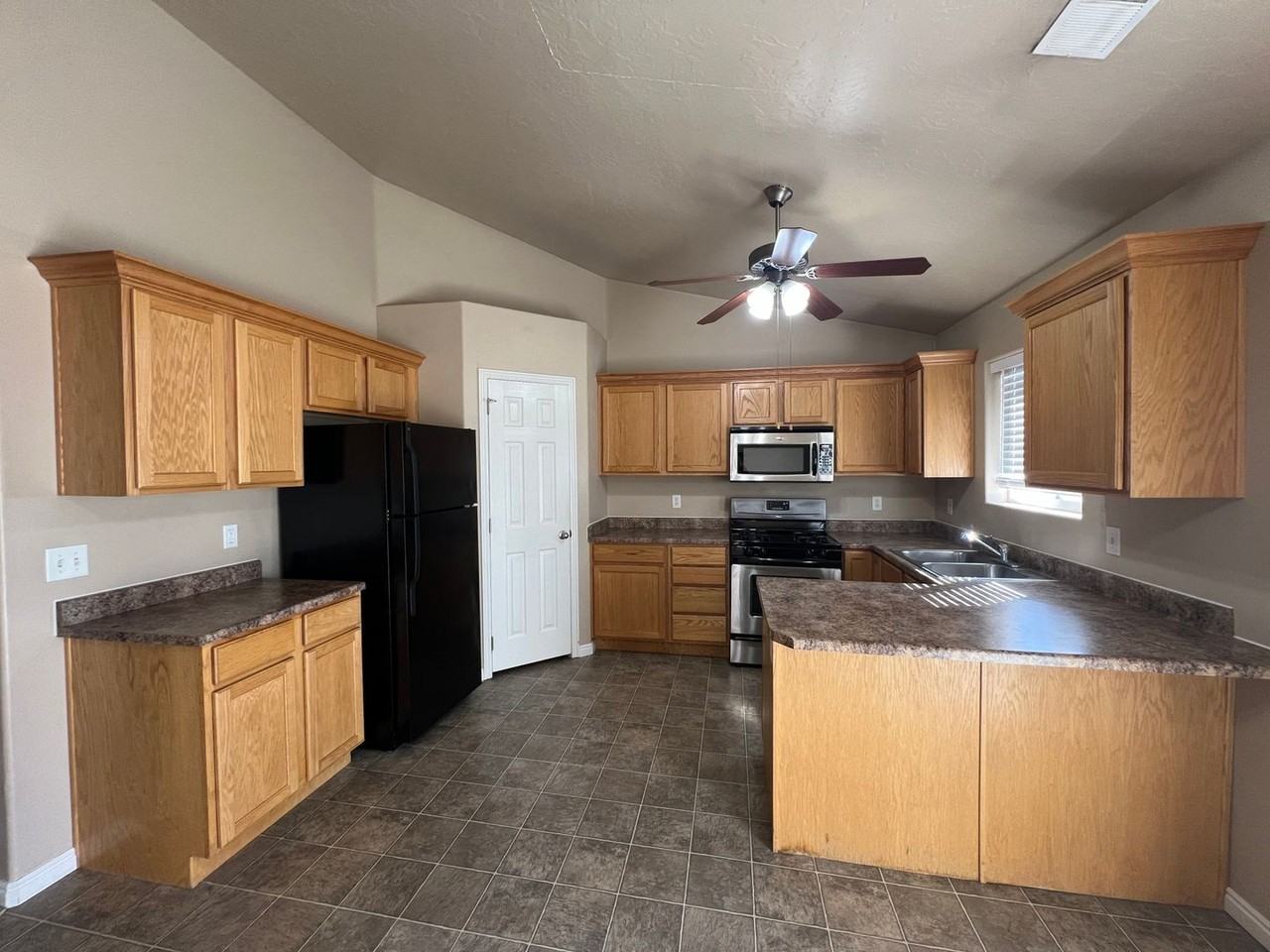 417 W 2075 N - Photo 6 of 20