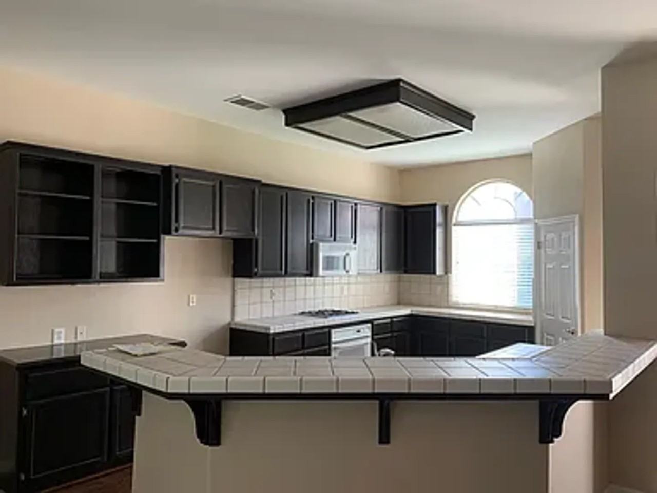 134 Stockdale Cir - Photo 3 of 6