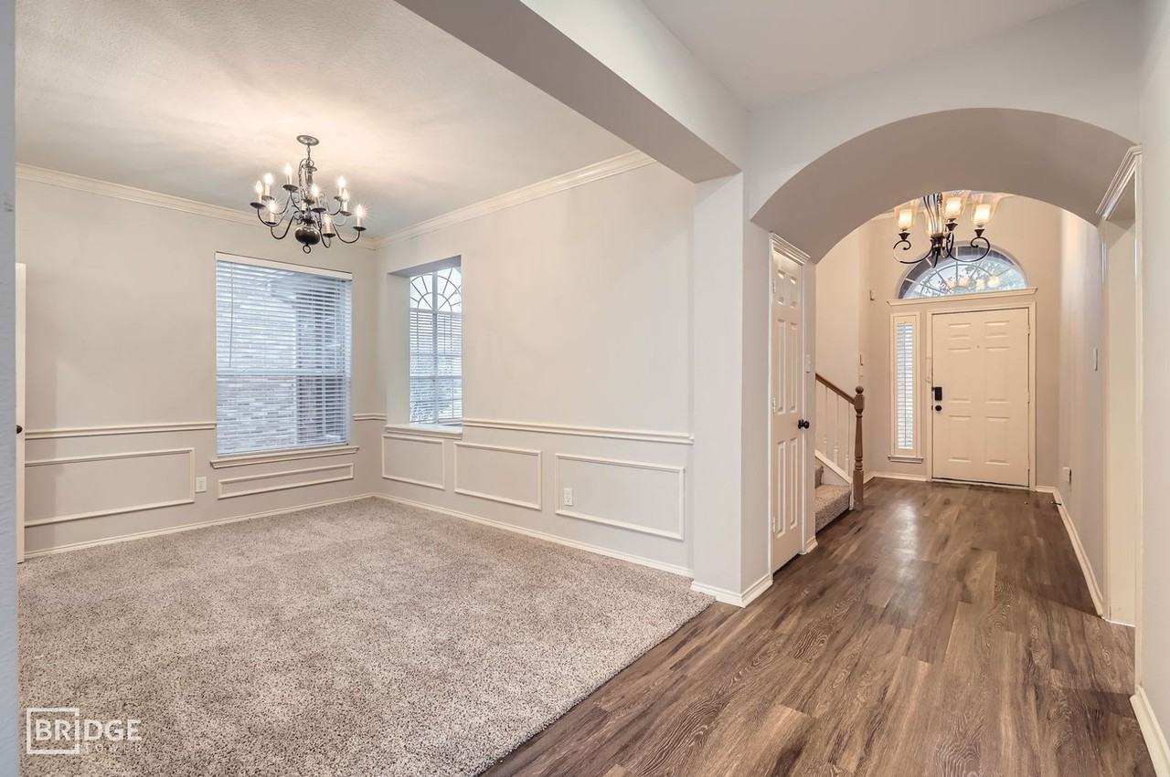 1105 Shores Blvd - Photo 3 of 27