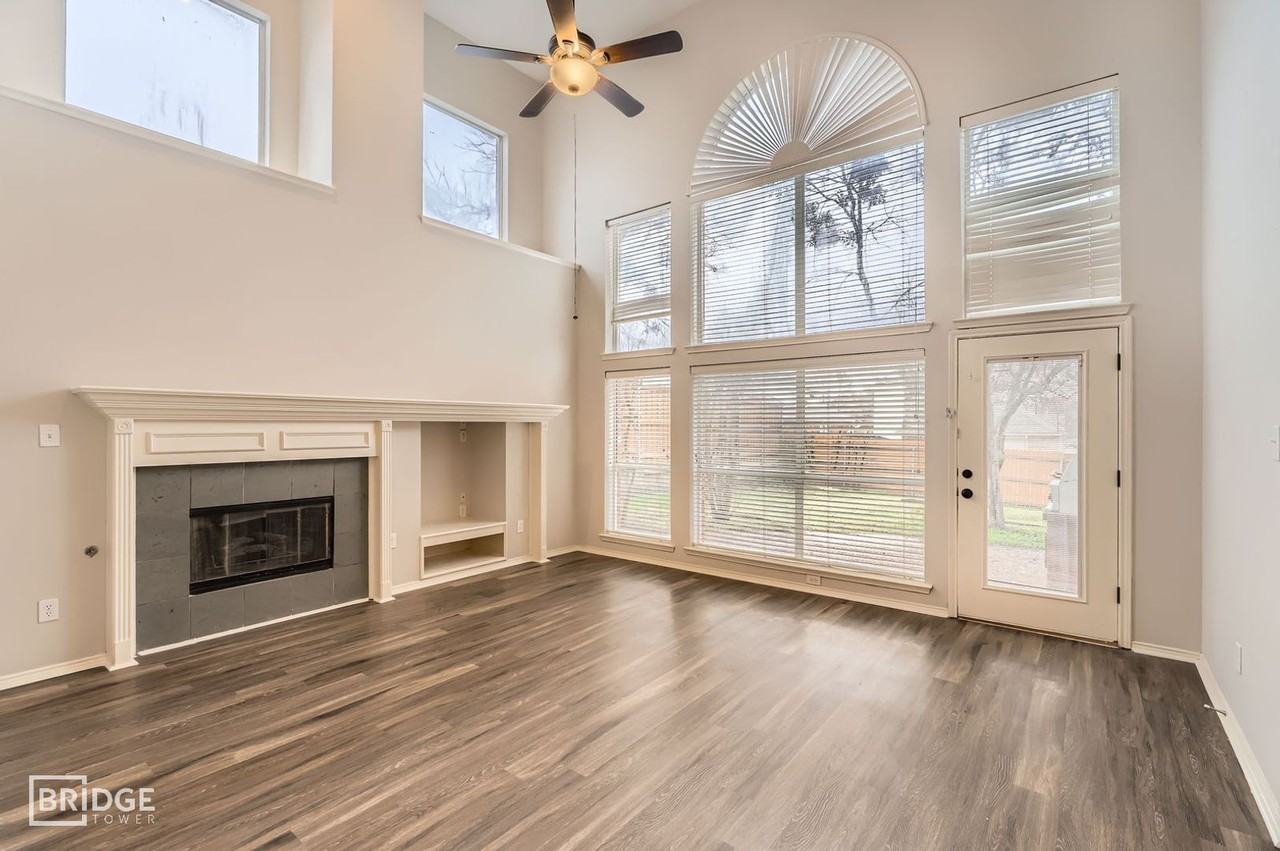 1105 Shores Blvd - Photo 4 of 27